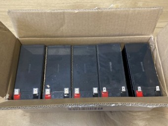 1 box of 5 batteries/ all brand new
