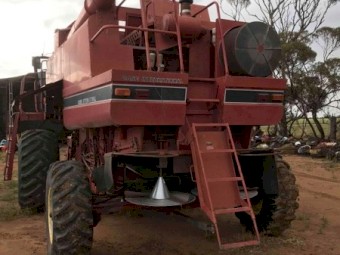 1680 harvester with 30 ft front 
