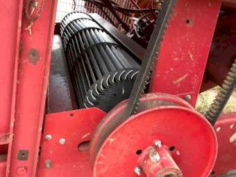 1680 harvester with 30 ft front 