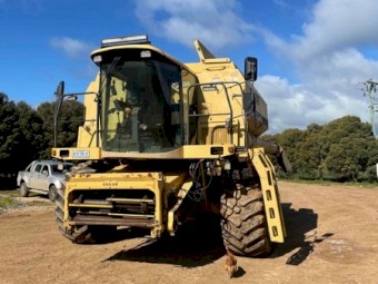 Conventional New Holland TX66 running and operational with 971 30ft front