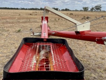 Farm King 1070 Auger