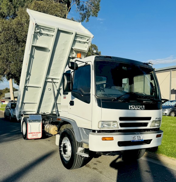 ISUZU FVD950 3 WAY TIPPER! ROADWORTHY! $20K SPENT!