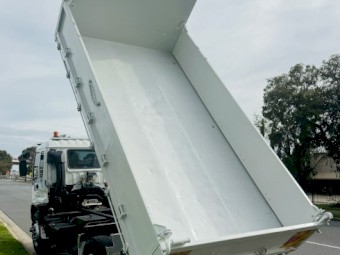 ISUZU FVD950 3 WAY TIPPER! ROADWORTHY! $20K SPENT!