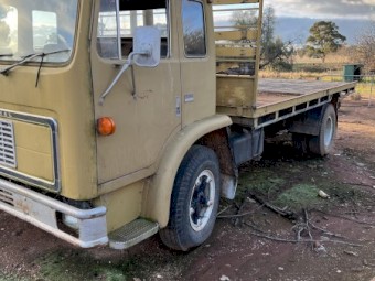 International Acco 1810A Truck