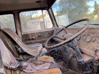 International Acco 1810A Truck