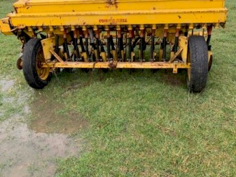 18 run Connor Shea Disc Seeder with Small Seed Box