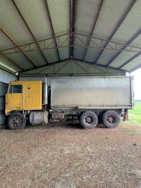 Kenworth Tipper Truck