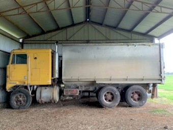 Kenworth Tipper Truck