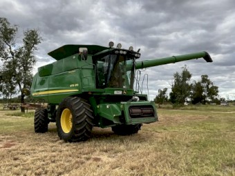 2011 John Deere 9770 STS Header