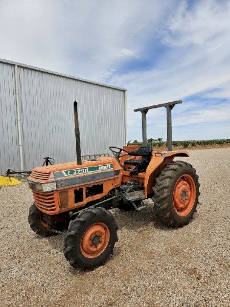 Kubota L3750 Tractor
