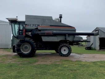 Gleaner R70 Header