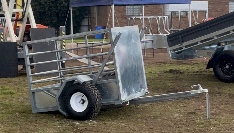 Drop down ATV trailer 