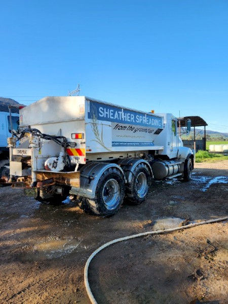 Kenworth T350 Spreader Truck