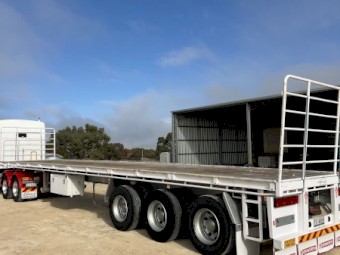 2014 flat top trailer