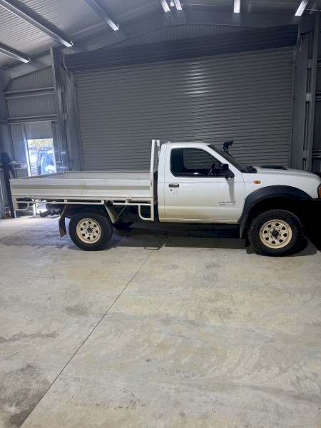 2009 Nissan Navara Single Cab Tray Ute