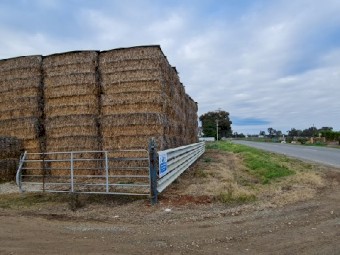 400mt Triticale/Pea Hay 5x4 Rolls or 500kg 8x4x3 Bales (New Season 20/21)