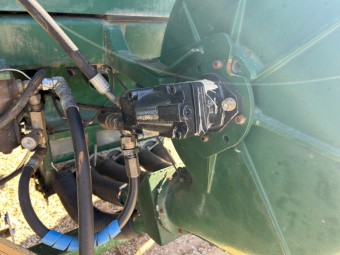 Simplicity 9000l triple bin king pin steer air cart