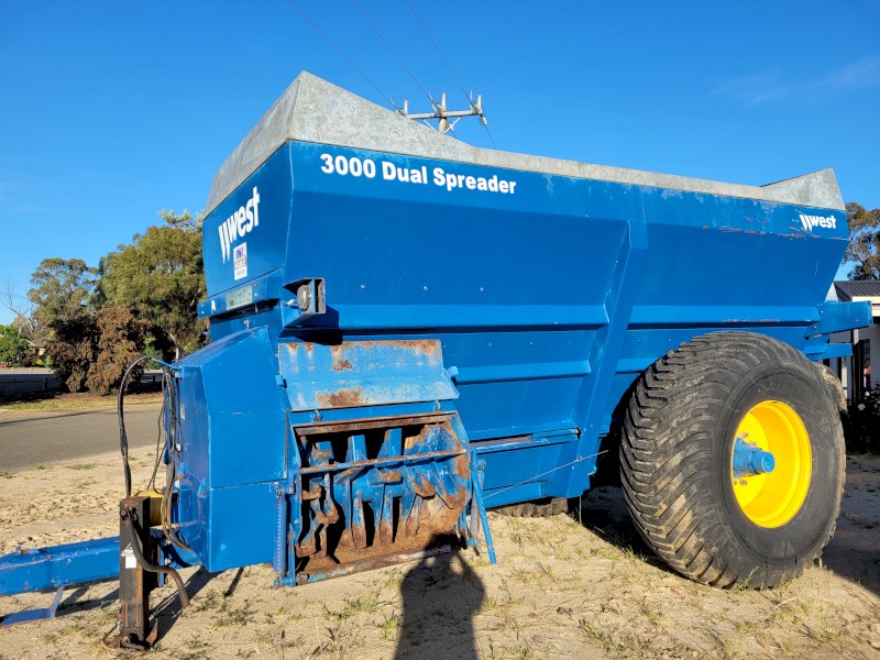 Under Auction (A210) West 3000 Dual Spreader Farm Tender