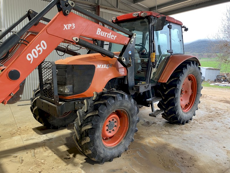 Kubota M125X Tractor with Loader