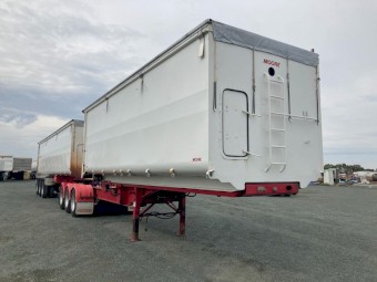 2013 Moore B Double tippers 