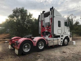 2010 Freightliner Argosy 525hp