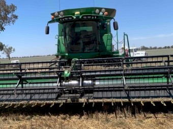 2014 John Deere S680 Header with 40ft John Deere 640D Fronts