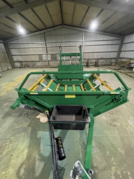 Elsworth Twin Round Bale Feeder