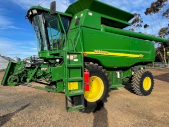 2005 John Deere 9660 STS & 30' Draper Front & Trailer