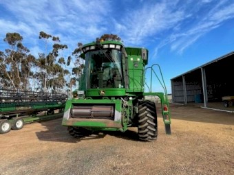 2005 John Deere 9660 STS & 30' Draper Front & Trailer