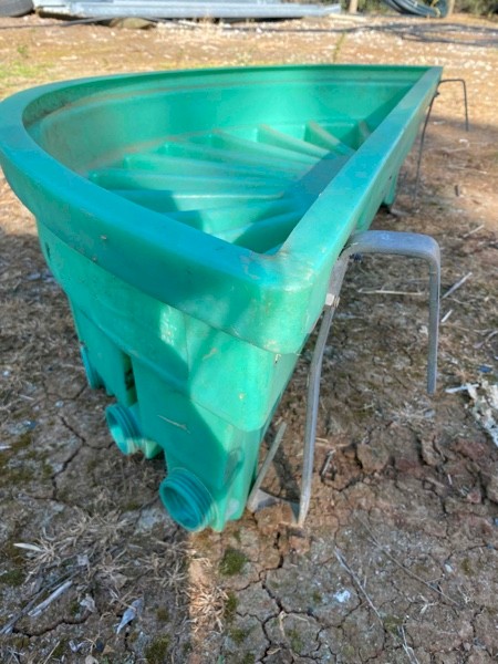 Polymaster 12 teat lamb feeders.