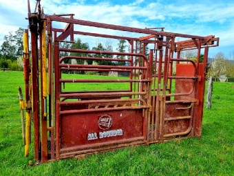 RPM Allrounder Cattle Crush
