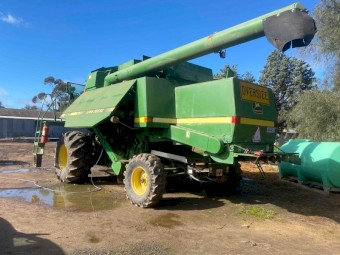 John Deere 9600 Header with Front