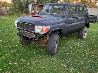 Modified duelcab landcruiser