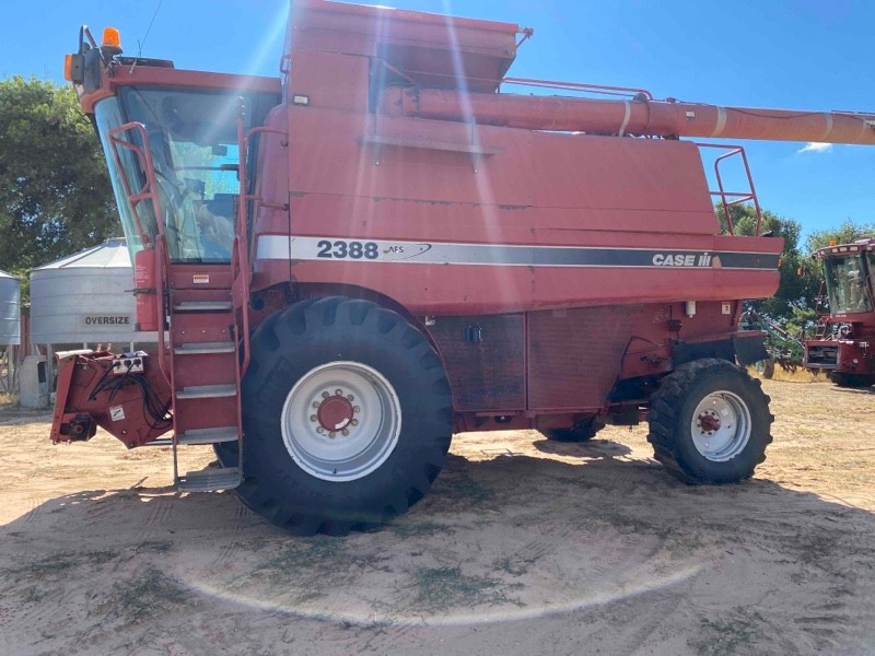 2000 Case 2388 Header with 36ft Honeybee Draper