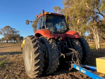 Case IH Magnum MX 275 Tractor