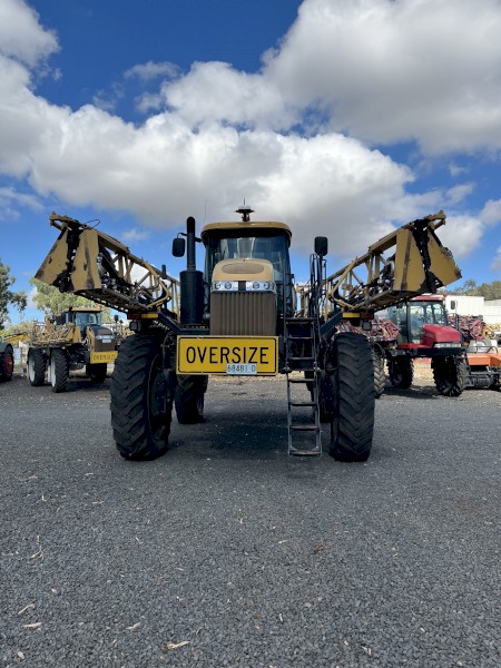 2014 RoGator 1300B Self Propelled Sprayer