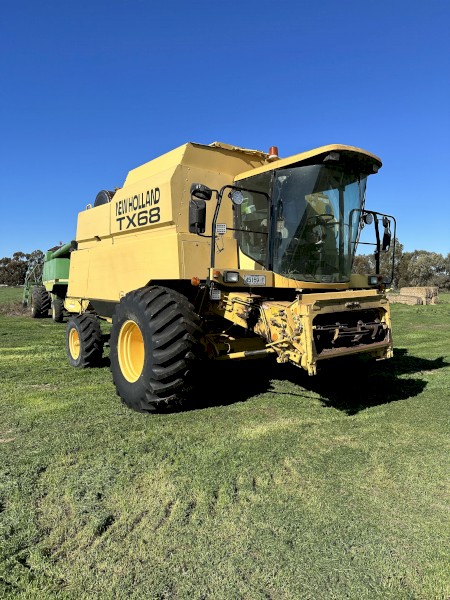 New Holland TX68 plus
