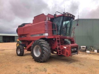 2000 Case IH 2388 with 36ft 1042 Draper Front