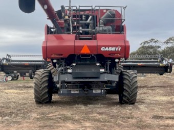 2011 Case IH 8120 with 40ft Macdon FD70 Draper Front