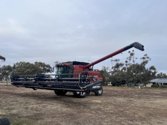 2011 Case IH 8120 with 40ft Macdon FD70 Draper Front