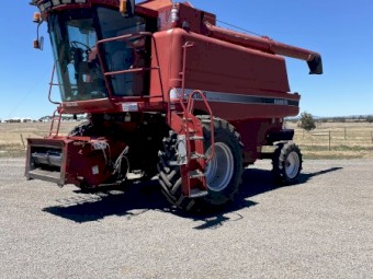 Case IH 2188 Header with 1042 MacDon Draper Front on Trailer