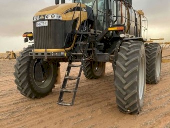2013 Rogator 1300B Self Propelled Boom Spray