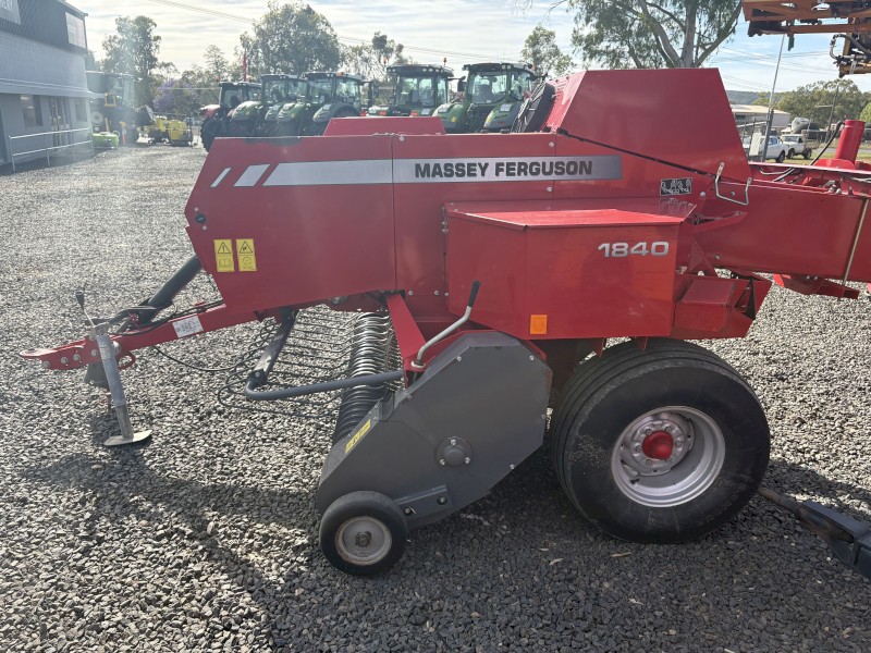 Massey Ferguson 1840 Baler