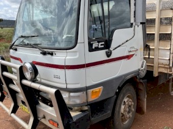 1999 Hino FC tray truck