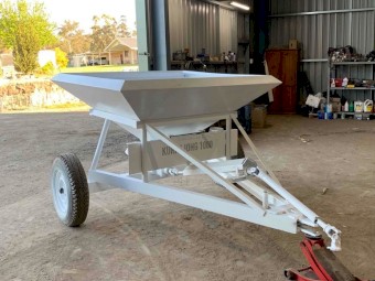 1 ton crump fertilizer spreader
