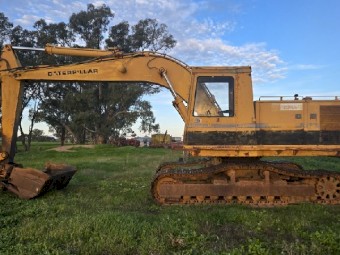 Caterpillar 225LC  25 ton excavator 