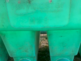 Polymaster 8 teat lamb feeder