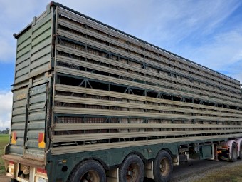 Byrne 4x2 B Double stock crates 