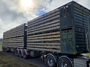Byrne 4x2 B Double stock crates 