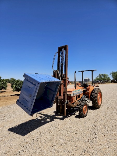 Kubota l3750 4wd diesel forklift tractor with bin tipper